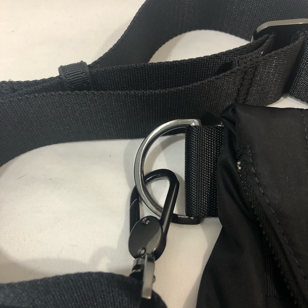 New Lululemon cross body n fanny pack bag - Picture 6 of 8